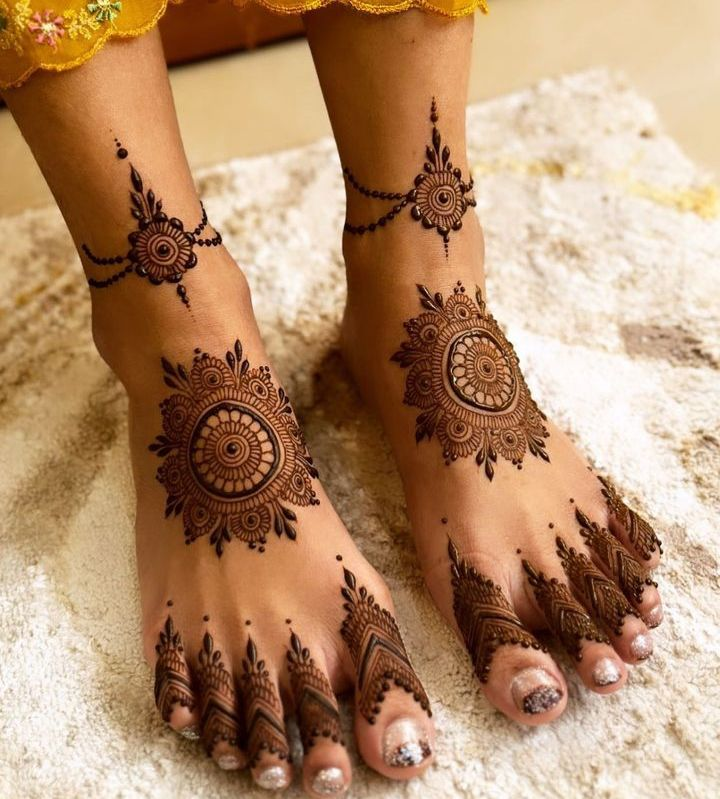 Simple Feet Mehndi Design for Bridal 6