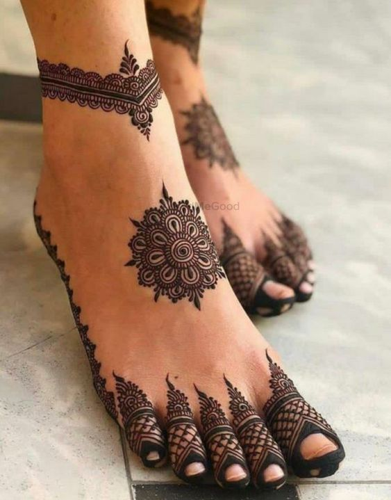 Unique Feet Mehndi Design for Bridal 1