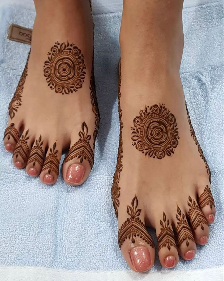 Unique Feet Mehndi Design for Bridal 2