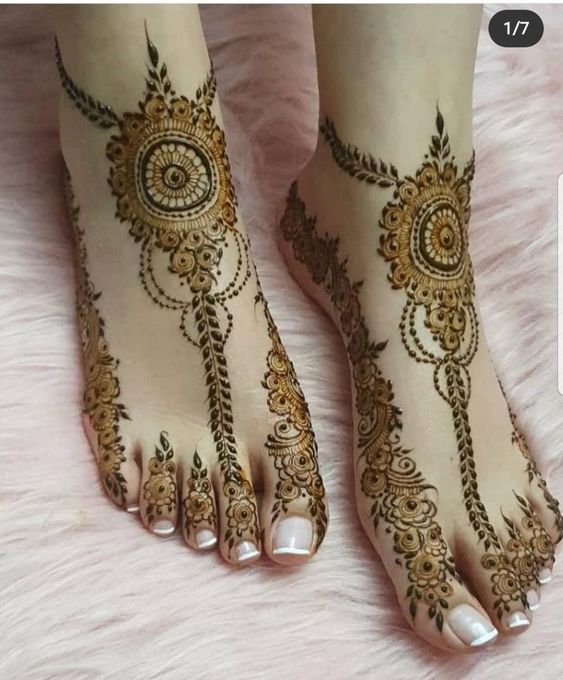Unique Feet Mehndi Design for Bridal 5