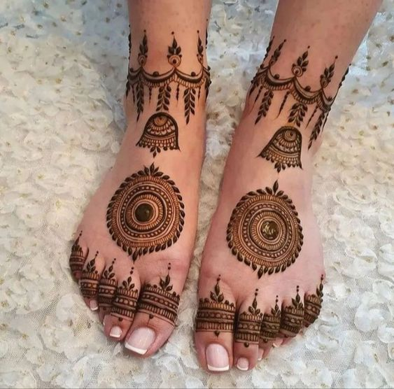 Stylish Feet Mehndi Design for Bridal 2