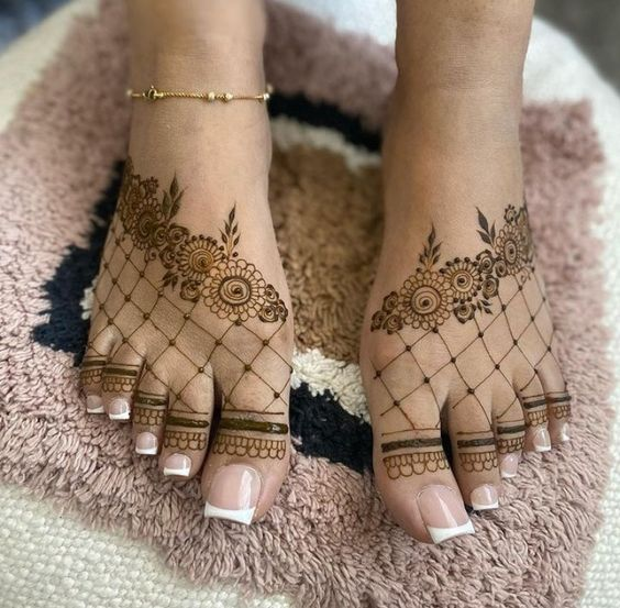 Stylish Feet Mehndi Design for Bridal 7