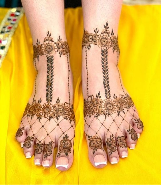 Stylish Feet Mehndi Design for Bridal 9