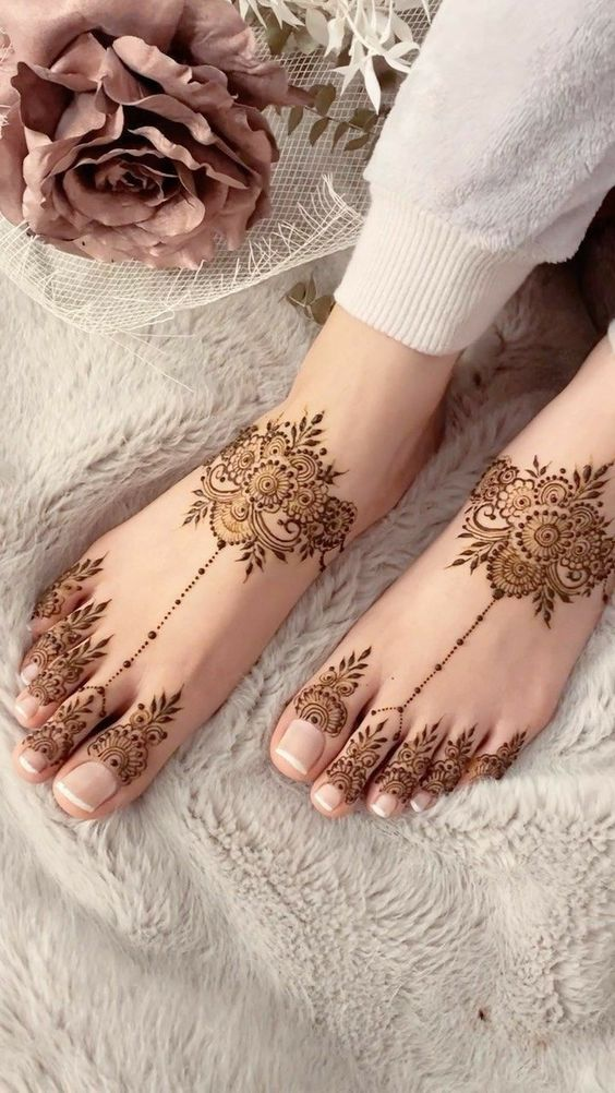 Stylish Feet Mehndi Design for Bridal 11
