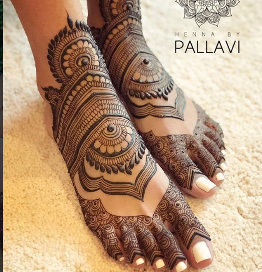 Stylish Feet Mehndi Design for Bridal 1
