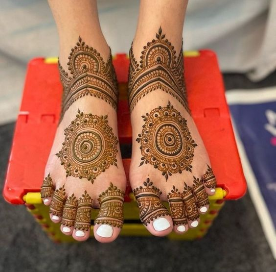 Stylish Feet Mehndi Design for Bridal 2