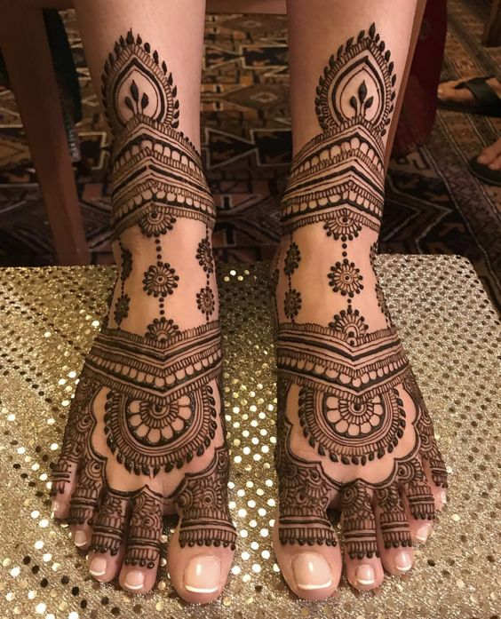 Stylish Feet Mehndi Design for Bridal 4