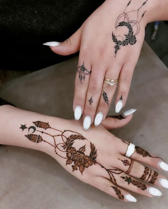 Unique Mehndi Design for Chand Raat 4