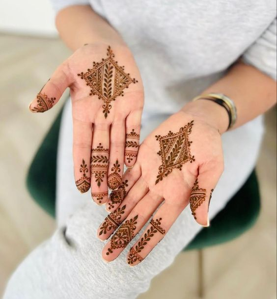 Diwali Mehndi Designs For Front Hands 10