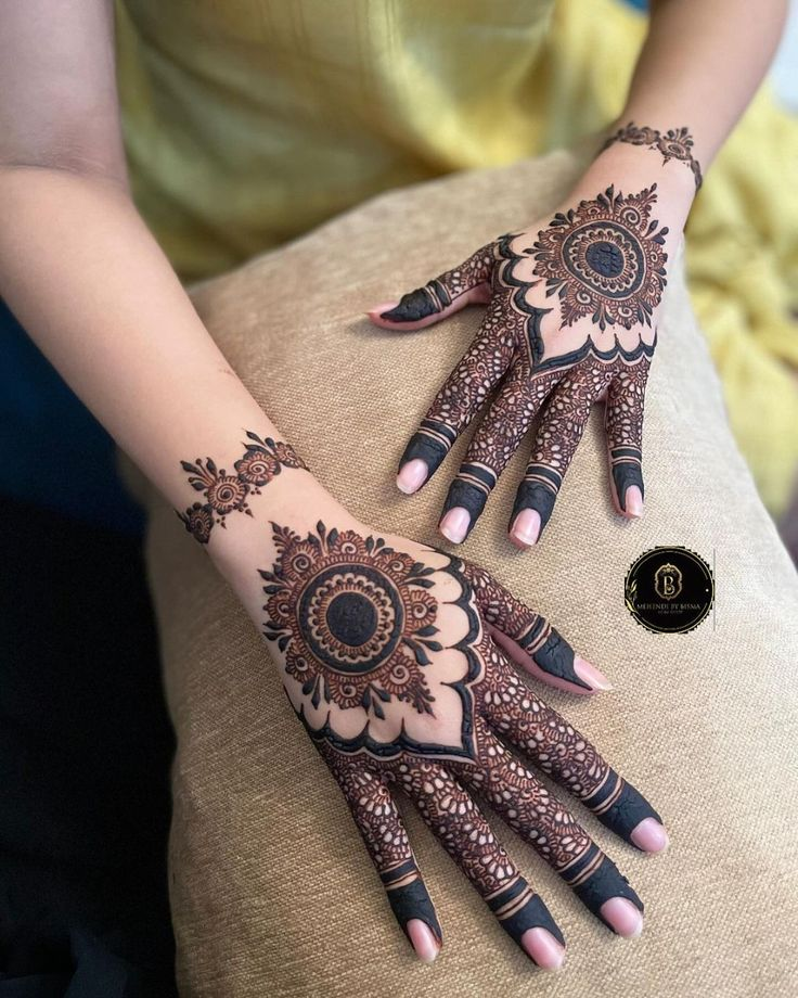 Diwali Mehndi Designs for Back Hands 4