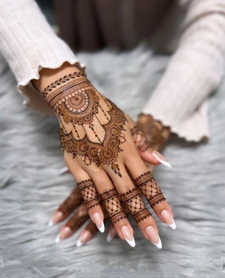 Diwali Mehndi Designs for Back Hands 6