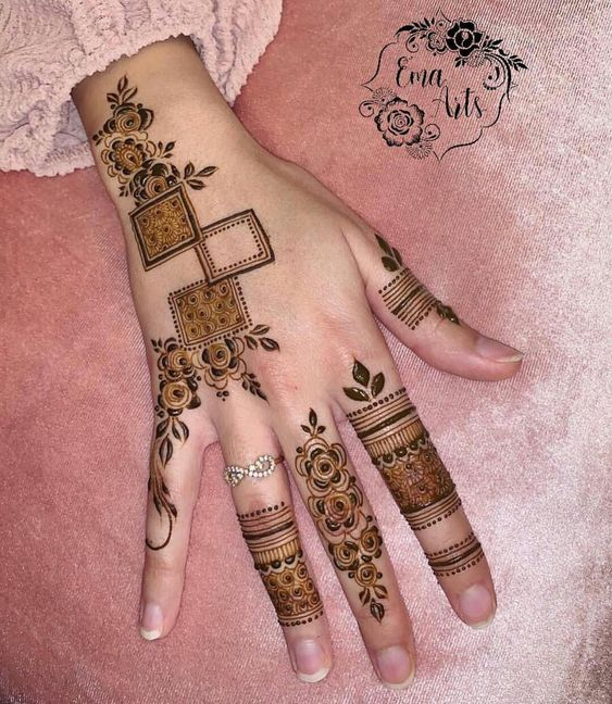 Diwali Mehndi Designs for Back Hands 8