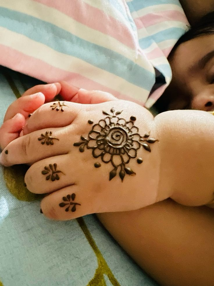 Diwali Mehndi Designs for Kids 3