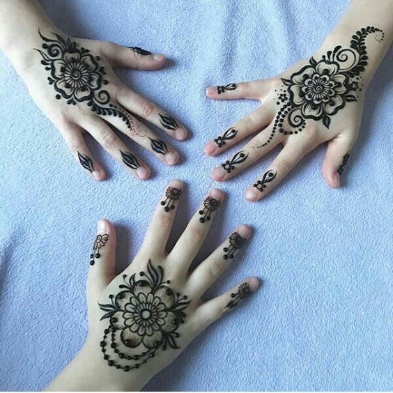 Diwali Mehndi Designs for Kids 4