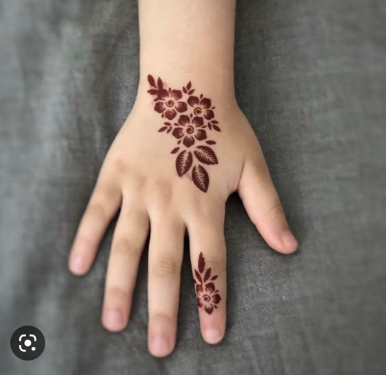 Diwali Mehndi Designs for Kids 7