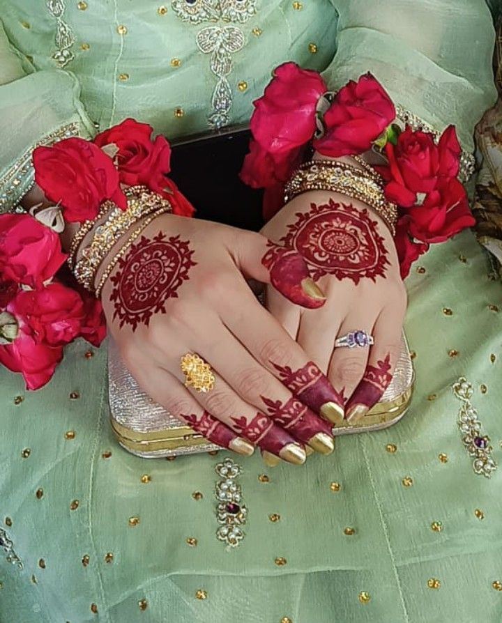 45+ Nikkha Mehndi Designs 25