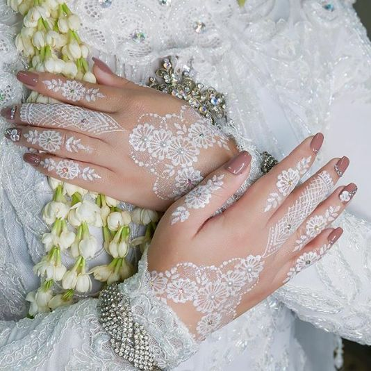 White Mehndi Designs 11