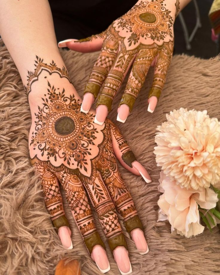 45+ Nikkha Mehndi Designs 30