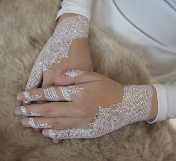 White Mehndi Designs 13