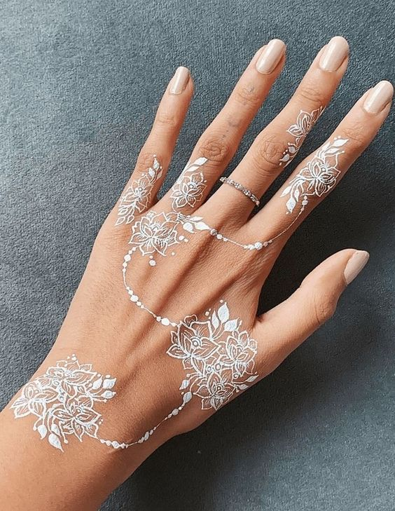 White Mehndi Designs 18