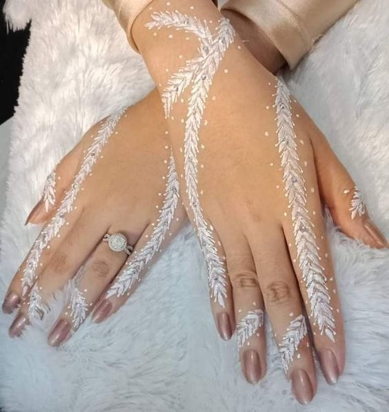White Mehndi Designs 28