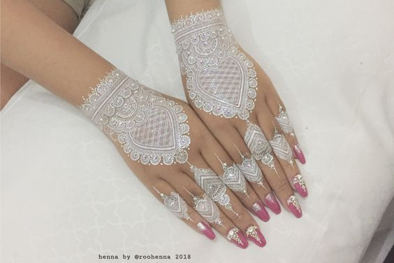 Full hand White Mehndi Designs 31