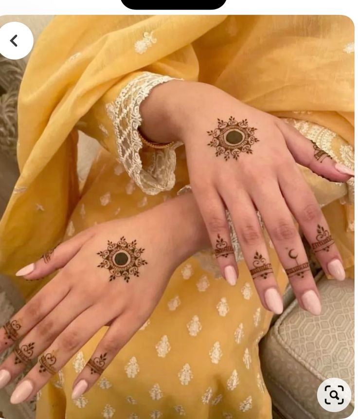 30+ Latest Mehndi Designs Ideas 14