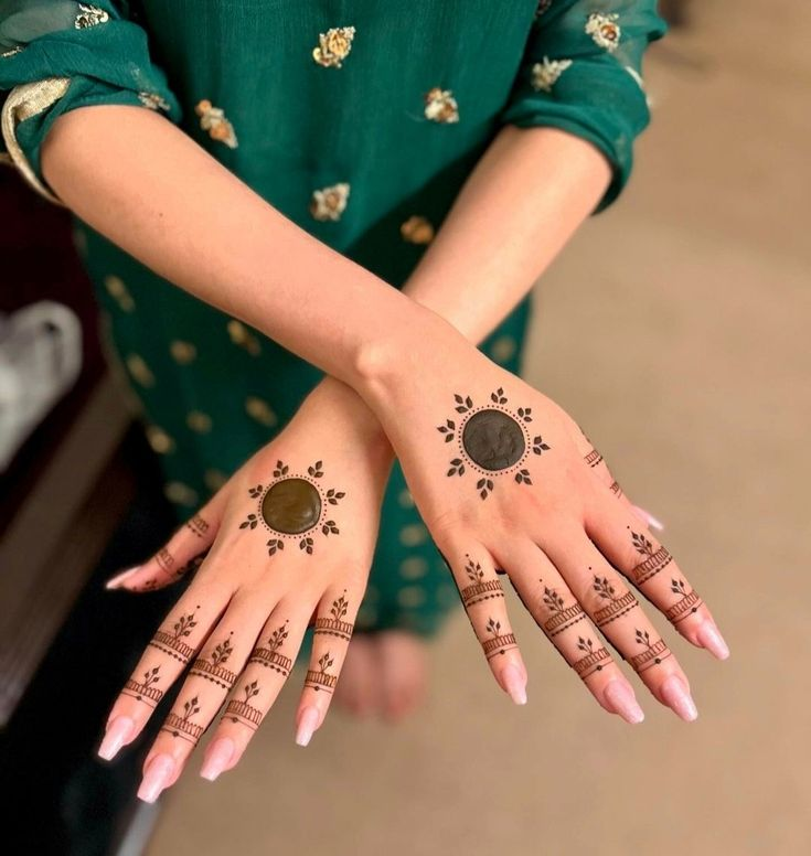 30+ Latest Mehndi Designs Ideas 17