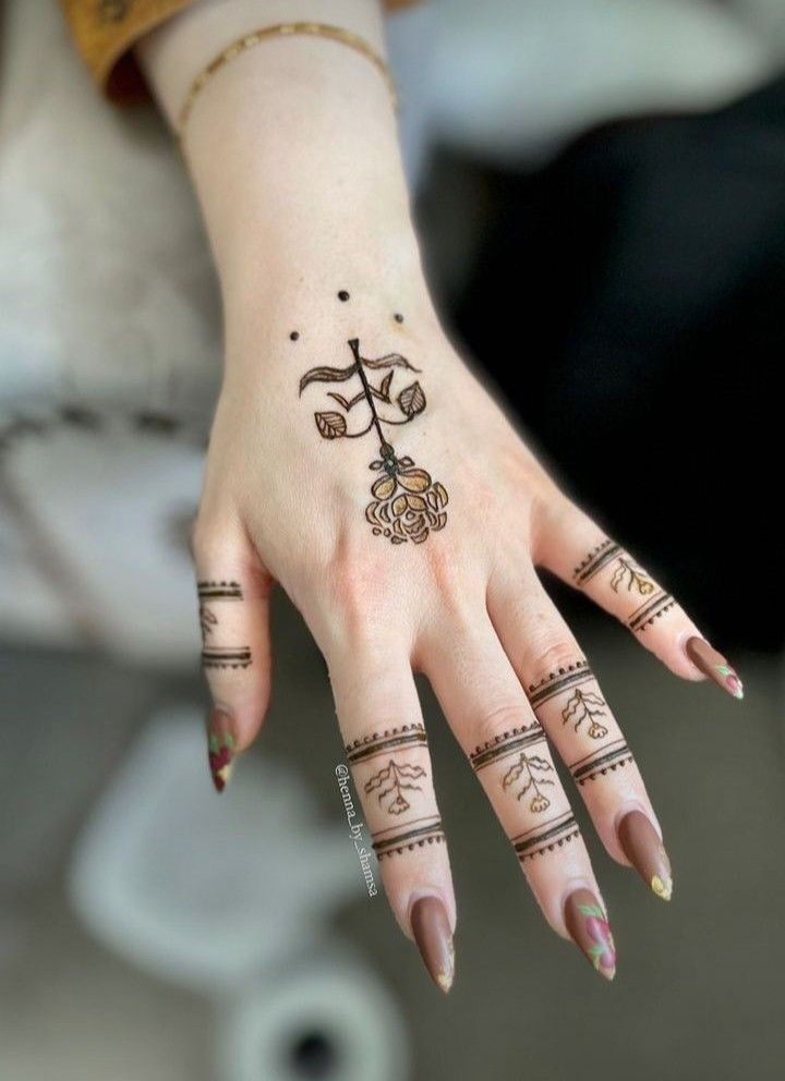 30+ Latest Mehndi Designs Ideas 25