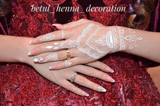White Mehndi Designs 7