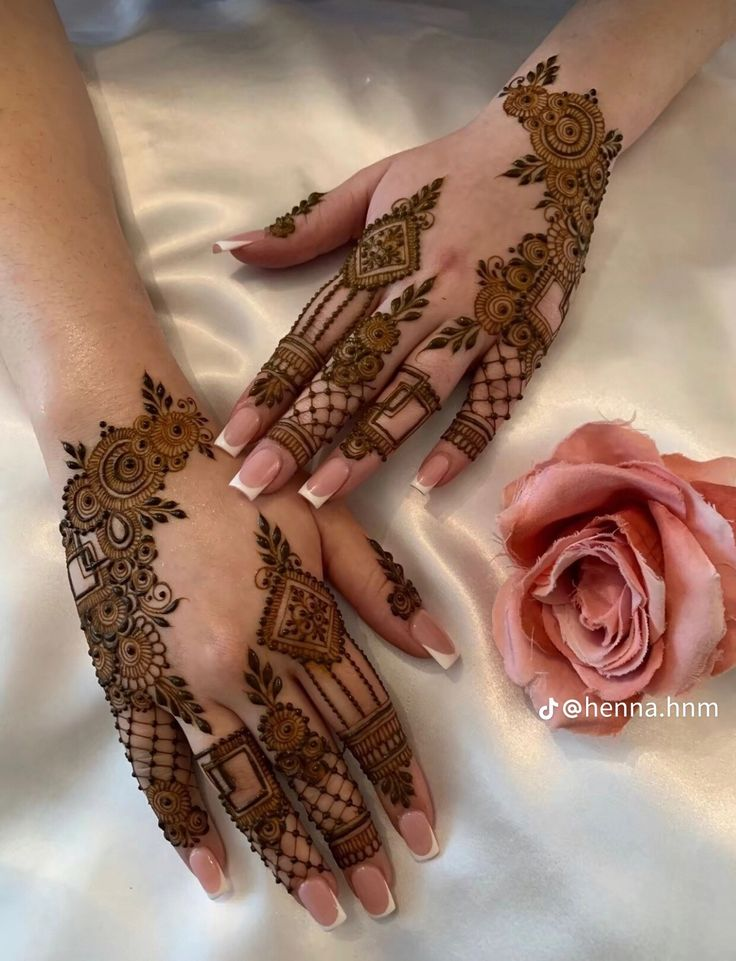 45+ Nikkha Mehndi Designs 4