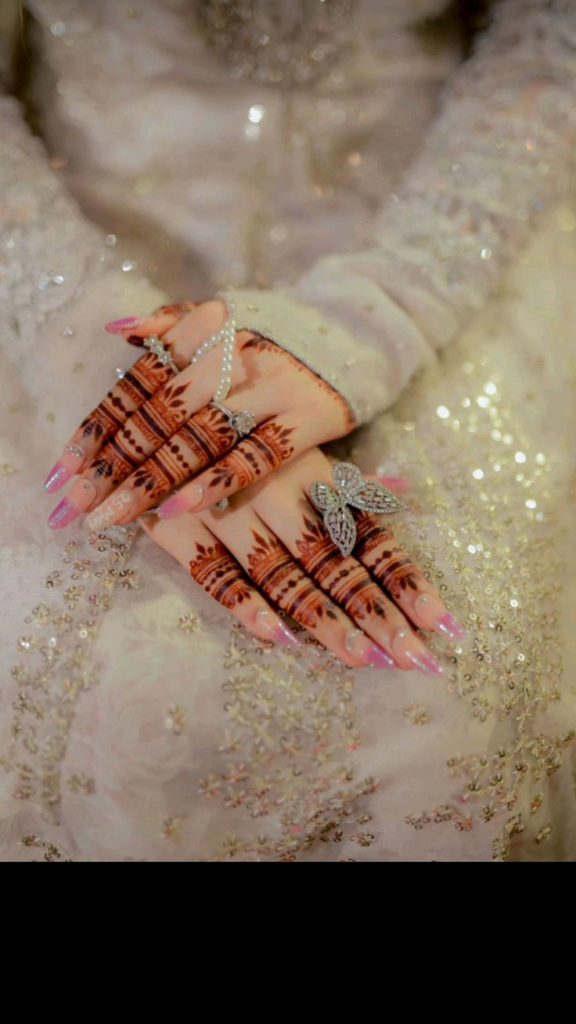 45+ Nikkha Mehndi Designs 9