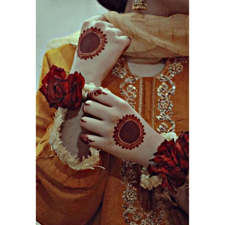 45+ Nikkha Mehndi Designs 16
