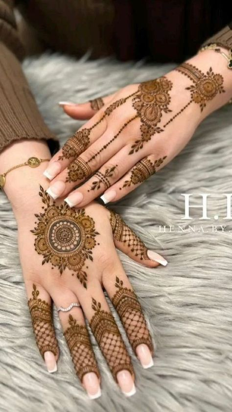 Mehndi designs for Barat 30