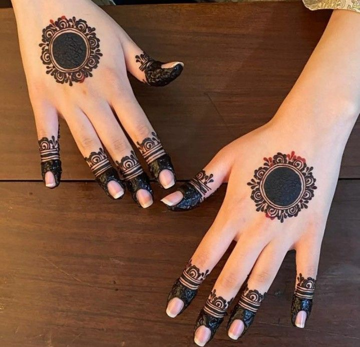Mehndi Designs for Mayon

 4