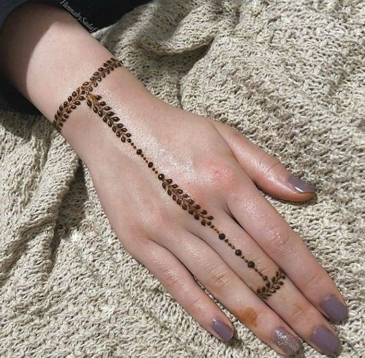 simple-mehndi-designs 4