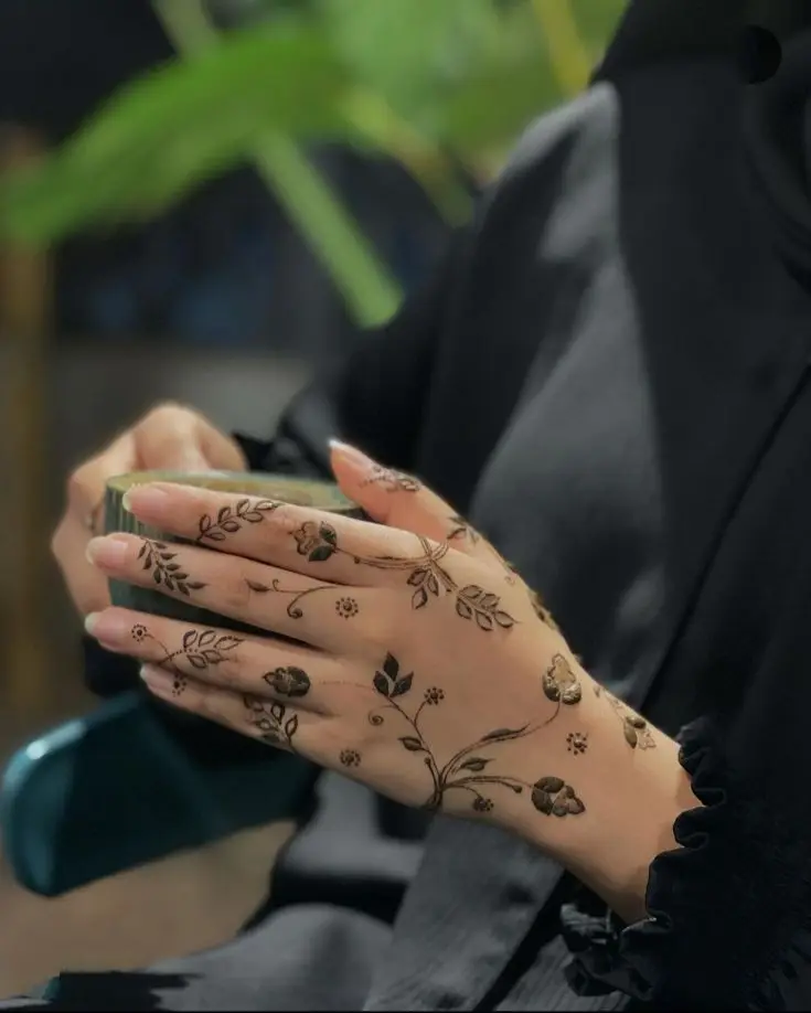aesthetic-mehndi-designs 13