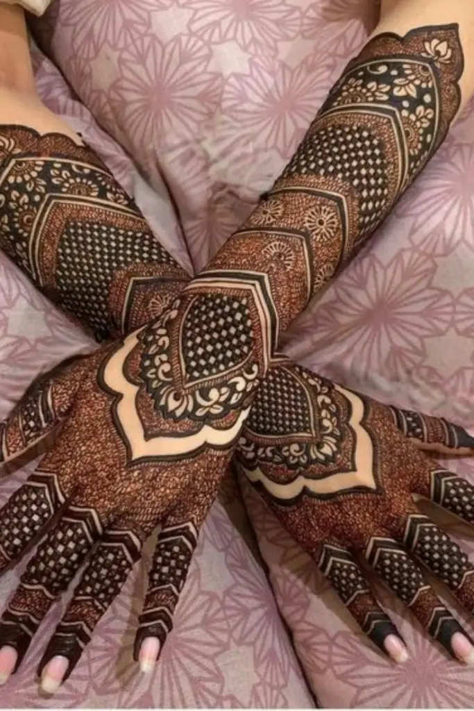 Heavy Mehndi Designs For Bridal 4