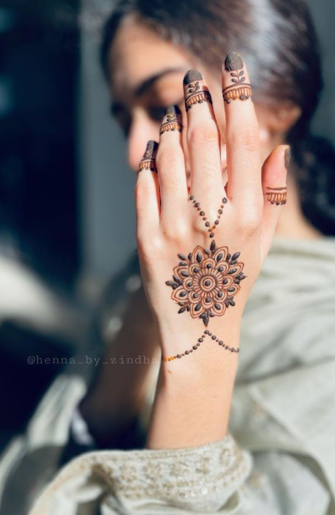 simple-mehndi-designs 14