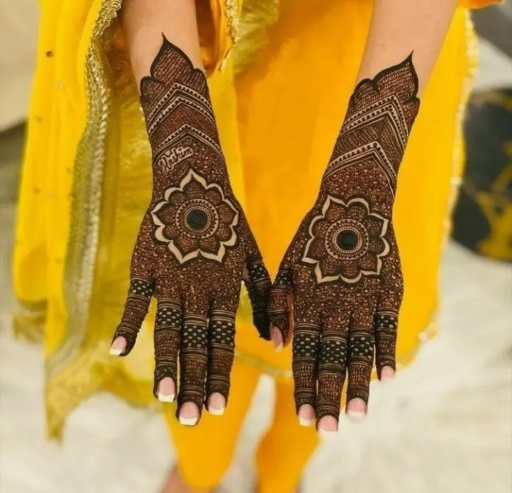 Heavy Mehndi Designs For Bridal 8