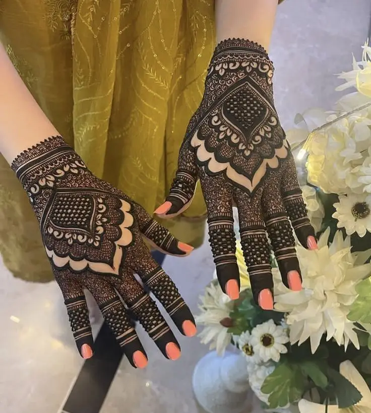 Heavy Mehndi Designs For Bridal 10