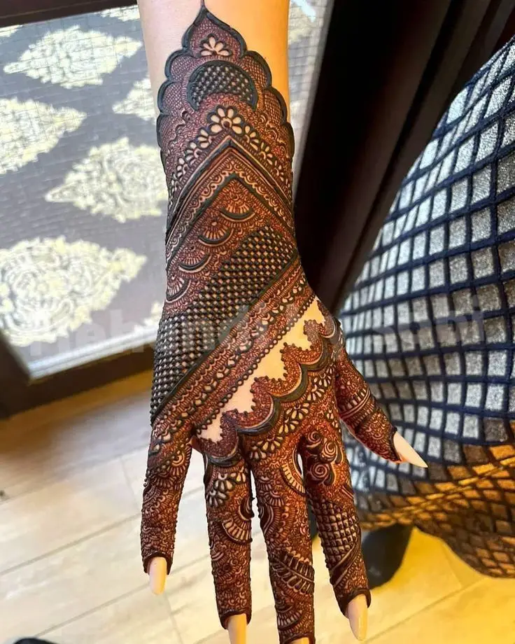 Heavy Mehndi Designs For Bridal 12