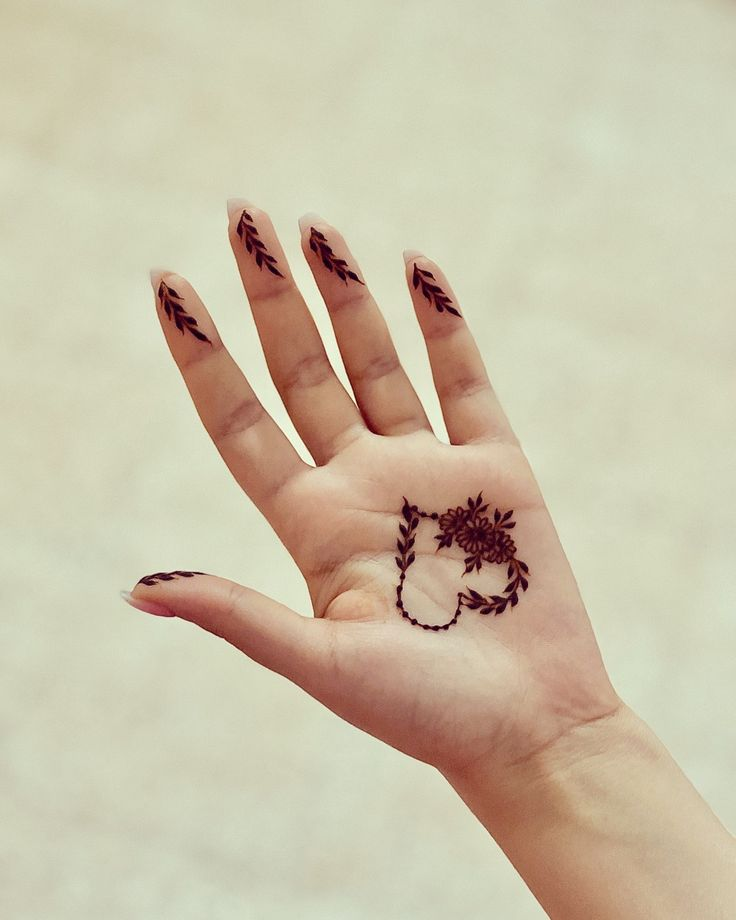 simple-mehndi-designs 18