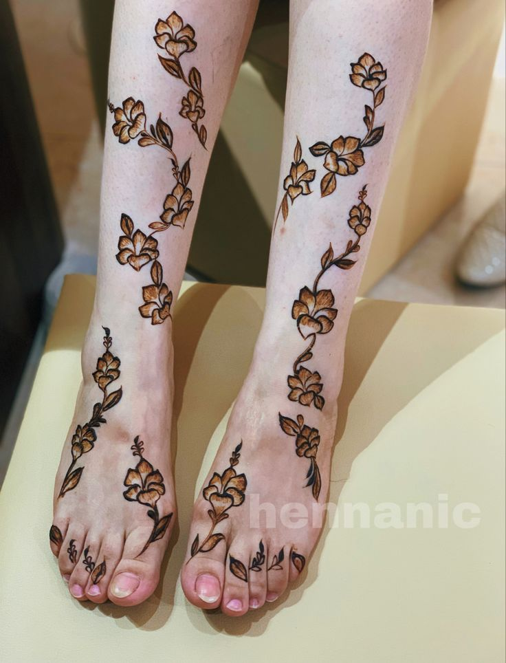 Bridal Mehndi Design For Legs 4