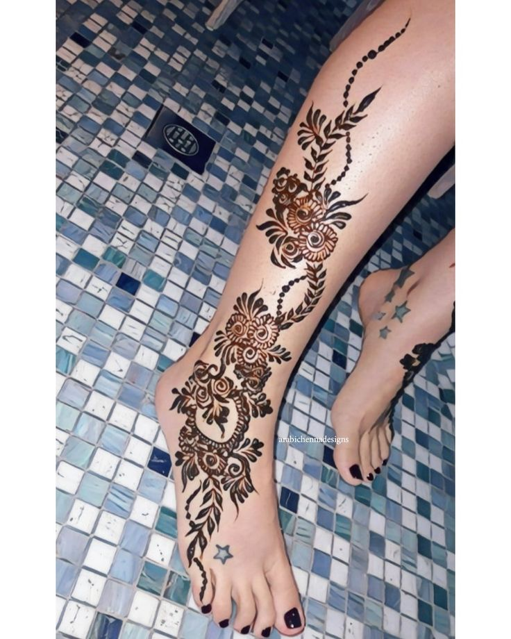 Bridal Mehndi Design For Legs 7