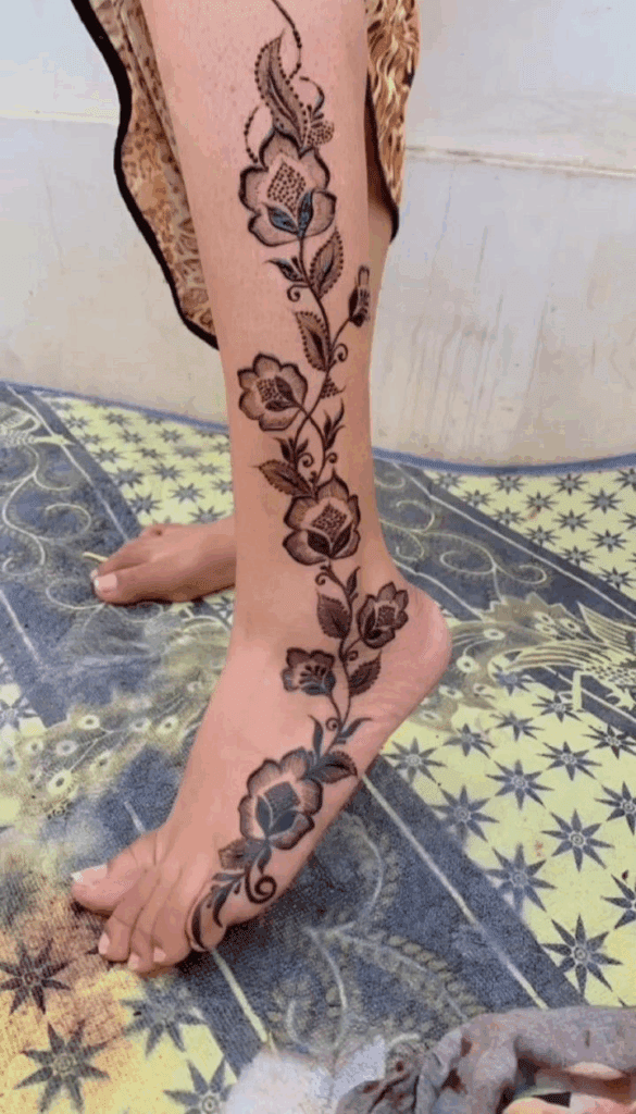 Bridal Mehndi Design For Legs 8