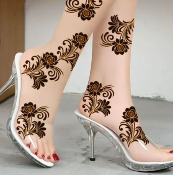 Bridal Mehndi Design For Legs 10