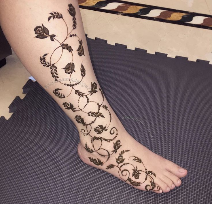 Bridal Mehndi Design For Legs 9