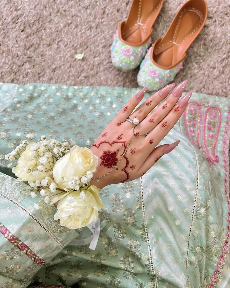 Unique Mehndi Designs 10
