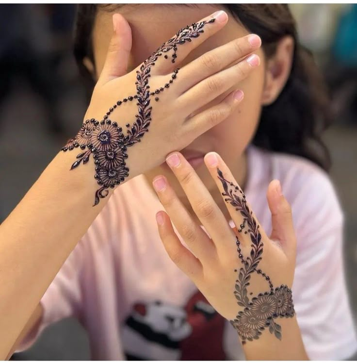 Unique Mehndi Designs 11